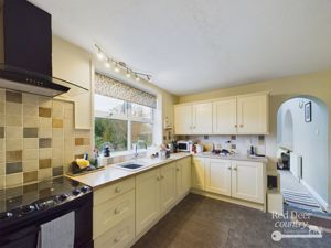 Kitchen- click for photo gallery